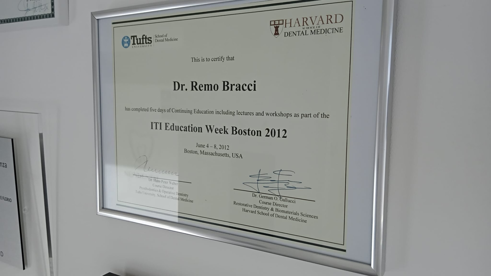 Attestato del Dott. Remo Bracci per l’ITI Education Week Boston 2012, Tufts University e Harvard School of Dental Medicine