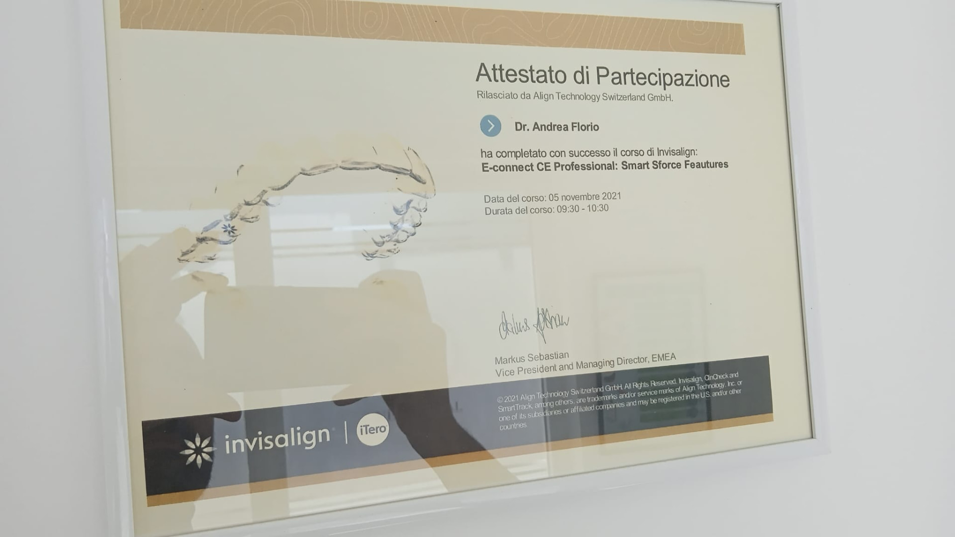 Attestato di partecipazione Invisalign Smart Force Feautures del Dott. Andrea Florio, novembre 2021
